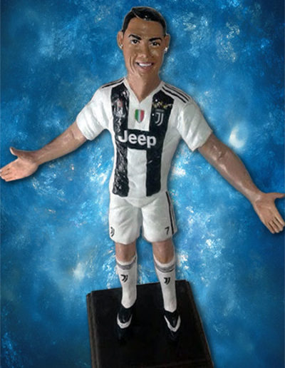 Statuina di terracotta del calciatore Cristiano Ronaldo con la maglia della Juventus. Fatto a mano in stile statuine di Napoli