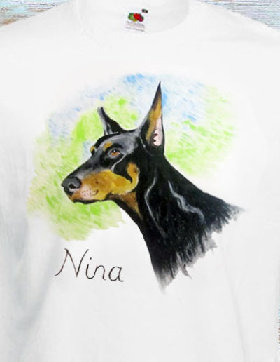 T-shirt dipinta a mano con cane di nome Nina
